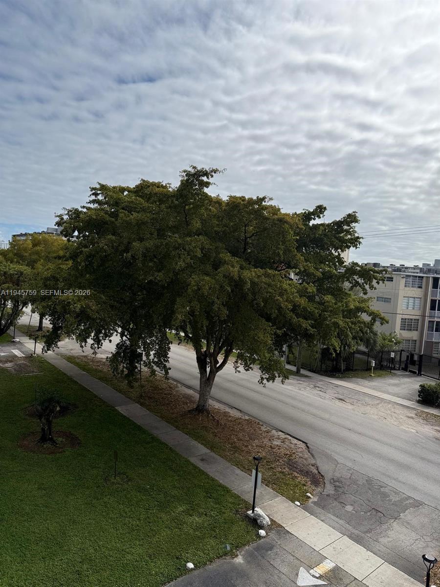 ROLLING GREEN CONDO B - Residential