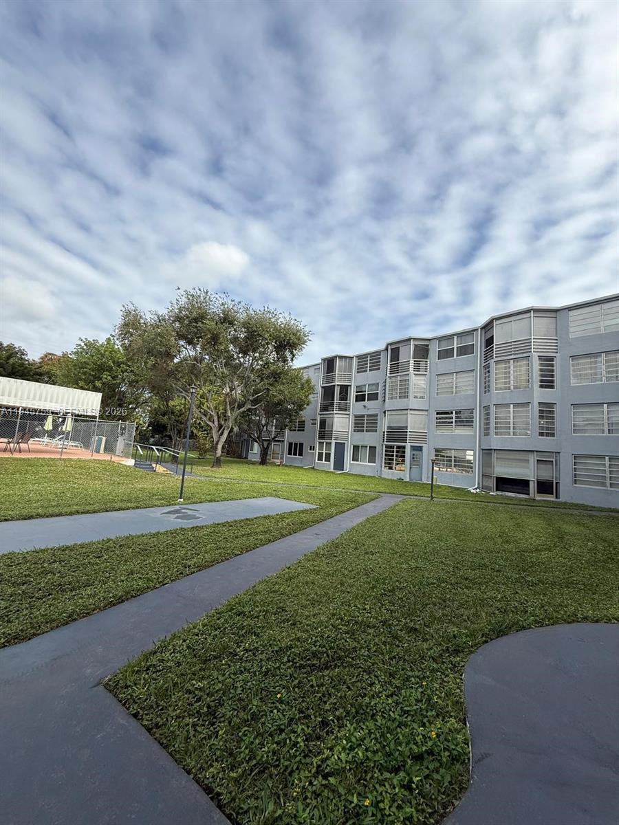 ROLLING GREEN CONDO B - Residential