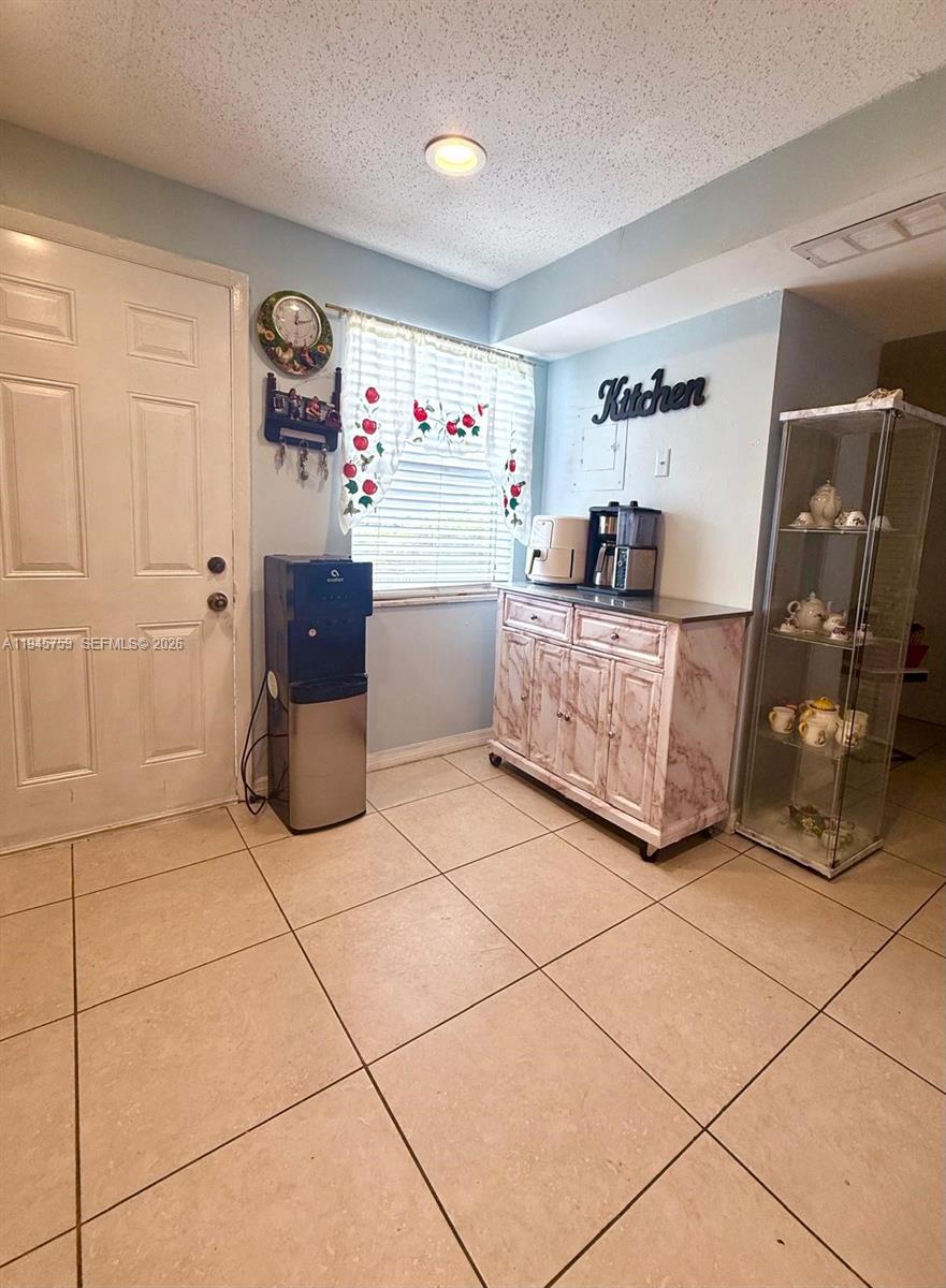 ROLLING GREEN CONDO B - Residential