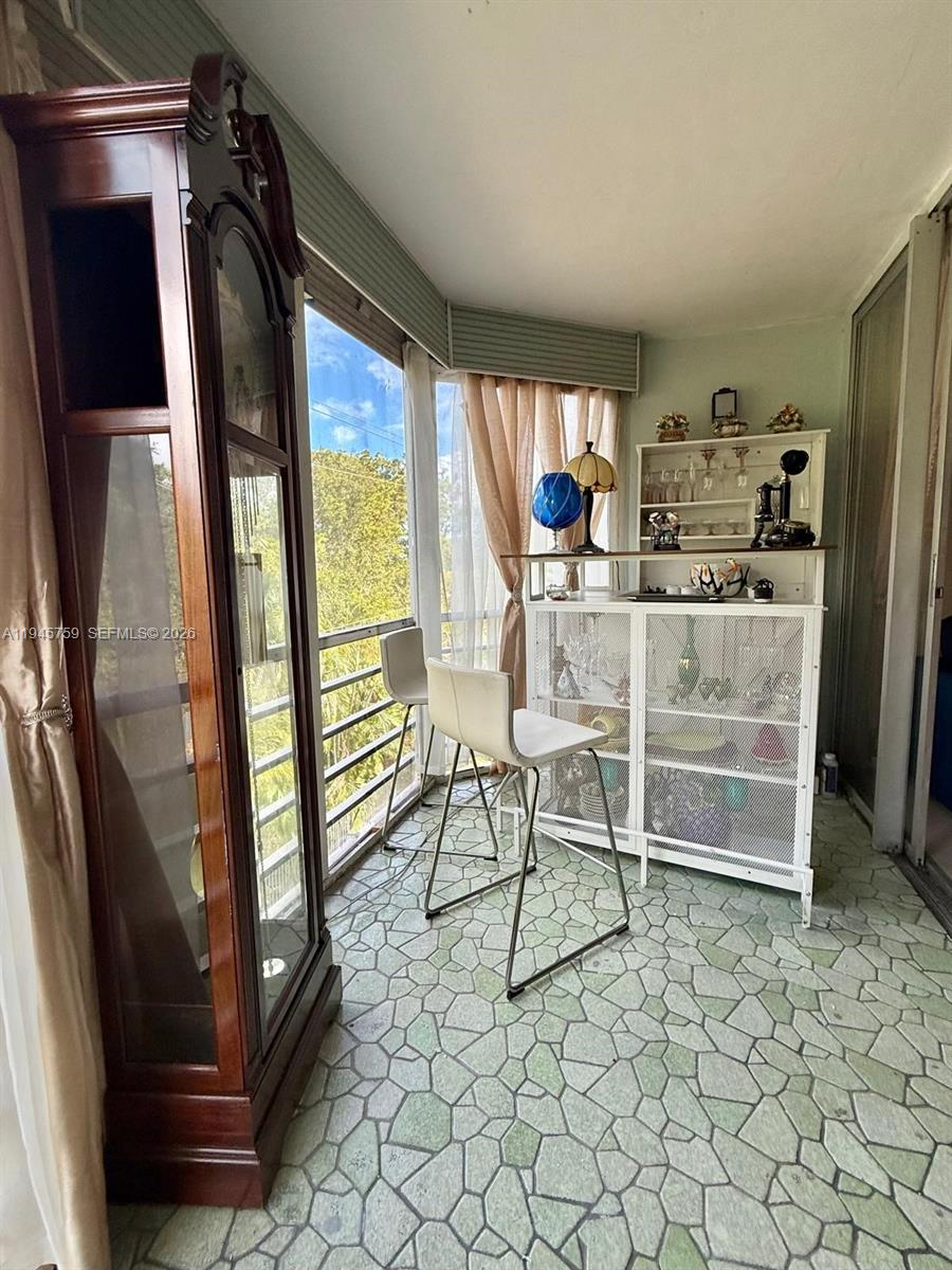 ROLLING GREEN CONDO B - Residential