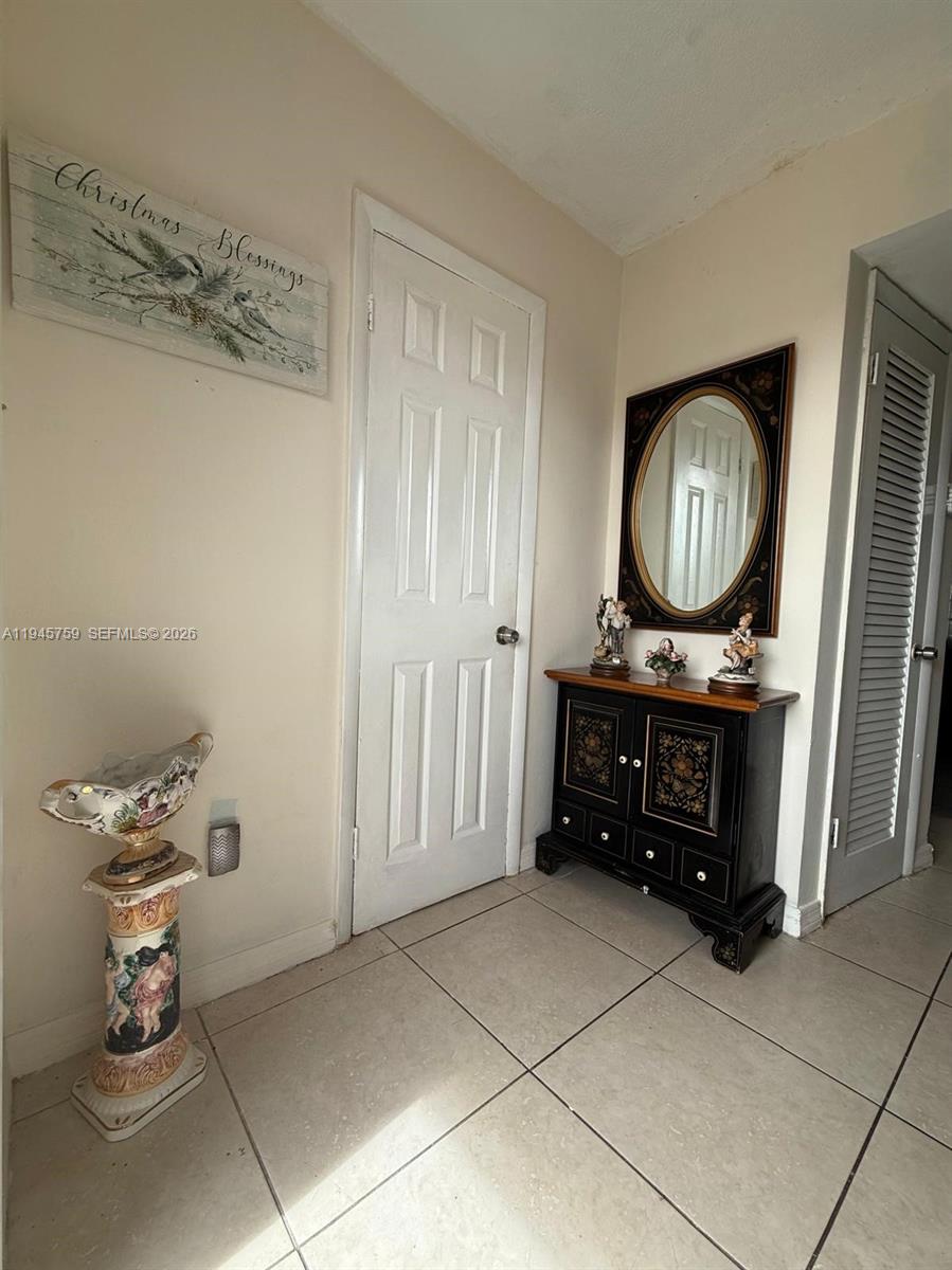 ROLLING GREEN CONDO B - Residential