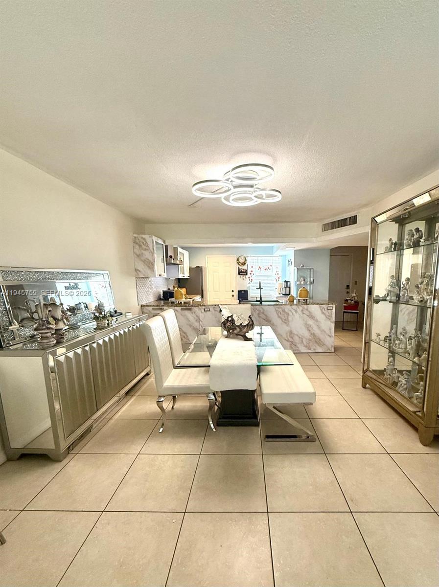 ROLLING GREEN CONDO B - Residential