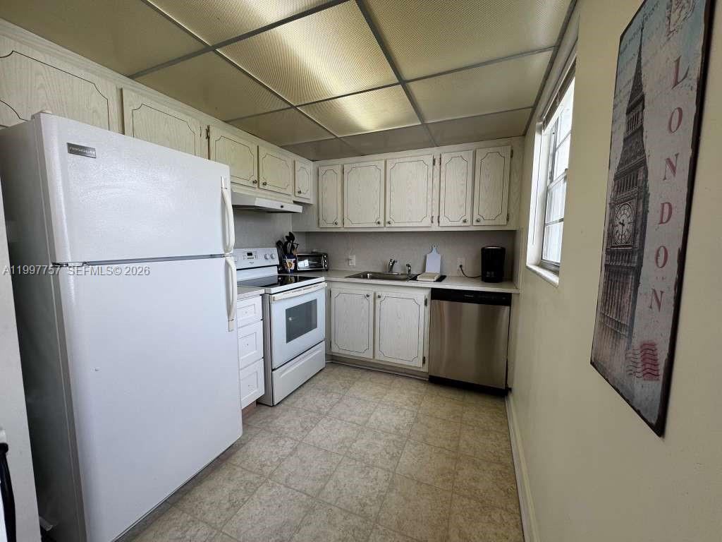 FANSHAW AT CENTURY VILLAG - Residential Lease