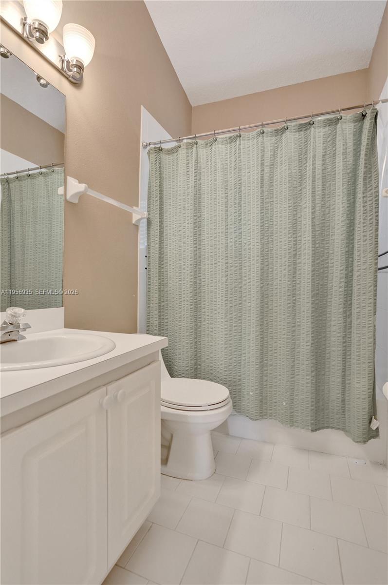 GATEWAY GARDENS - Residential