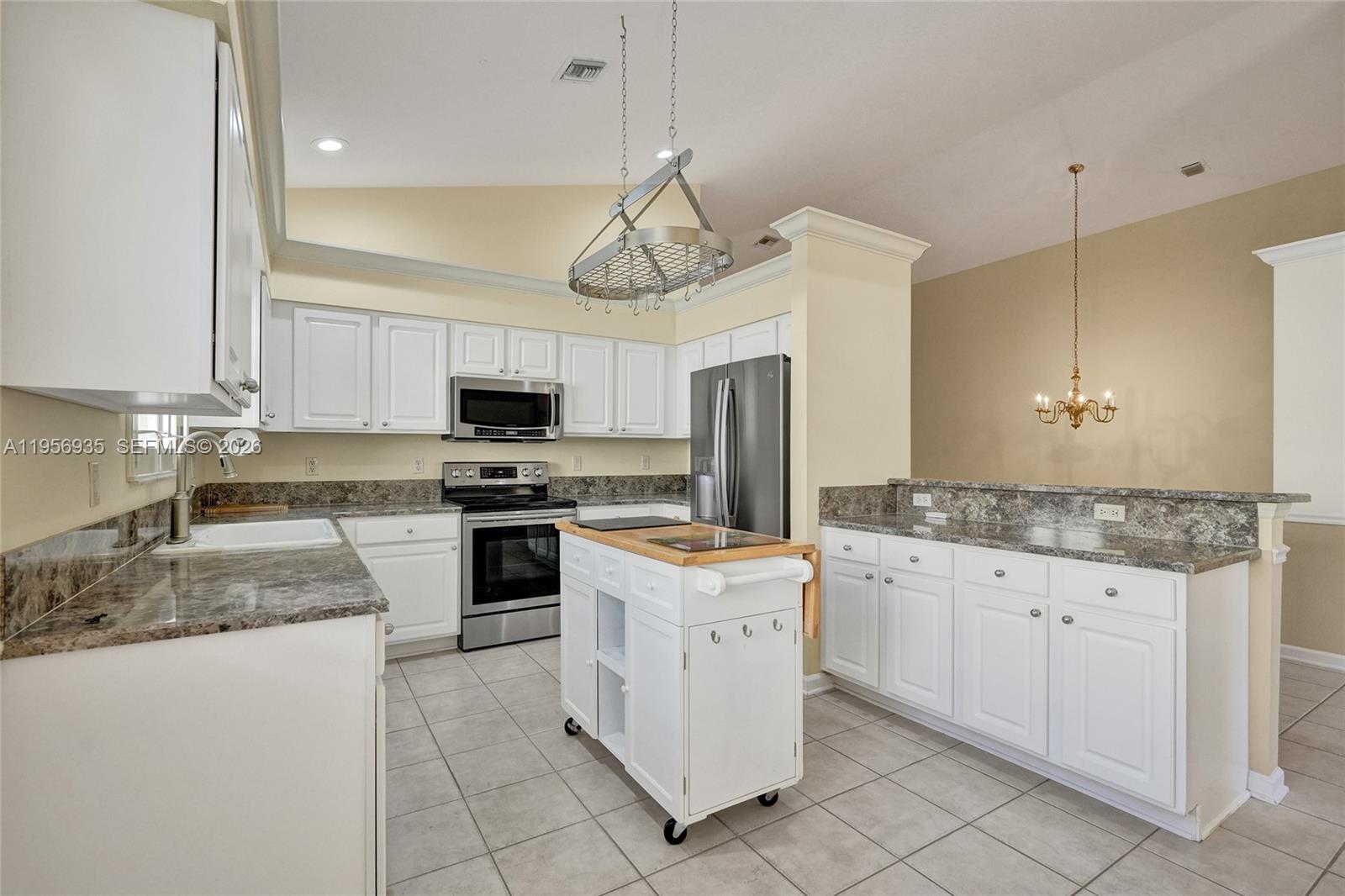 GATEWAY GARDENS - Residential