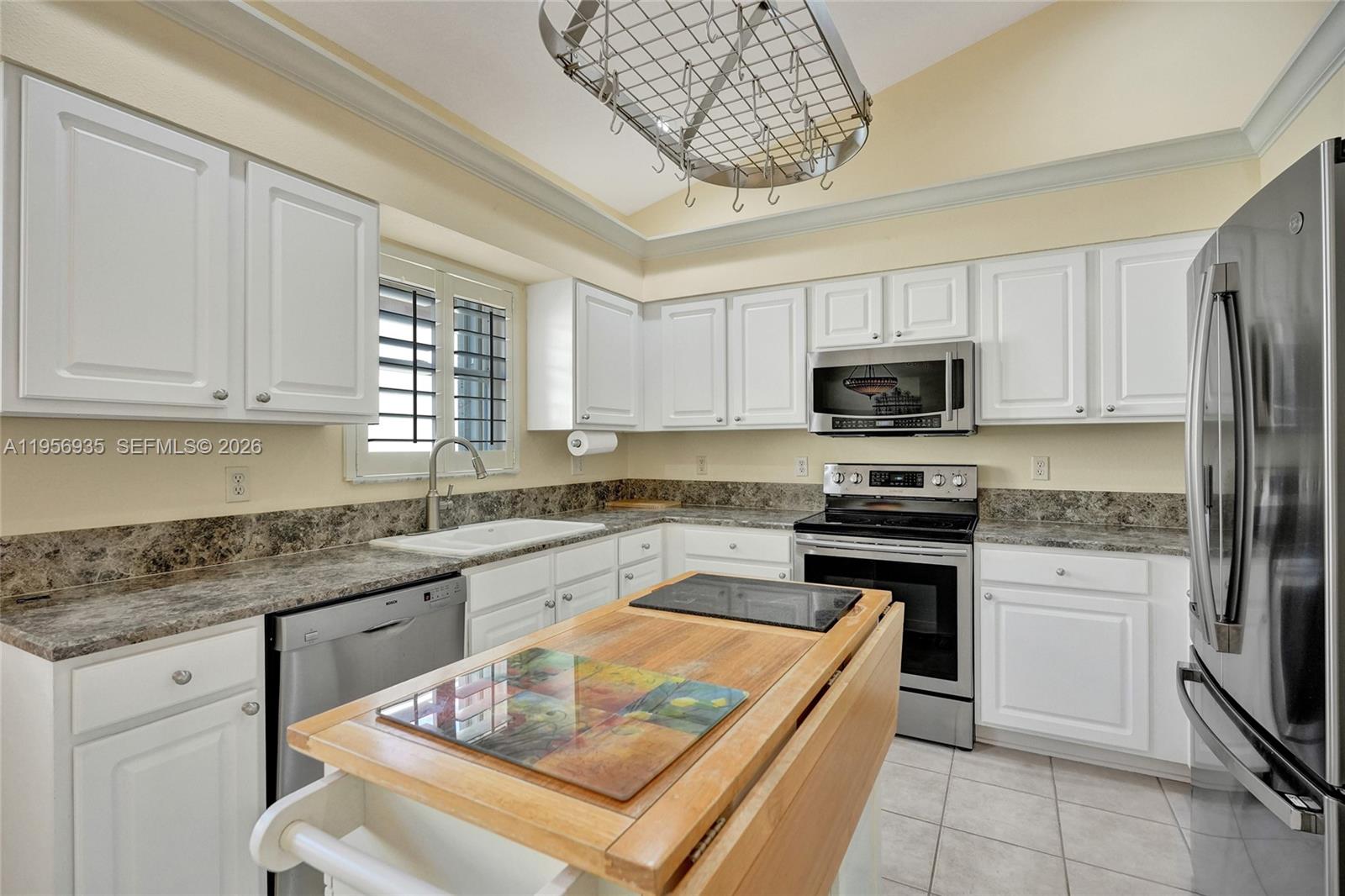 GATEWAY GARDENS - Residential