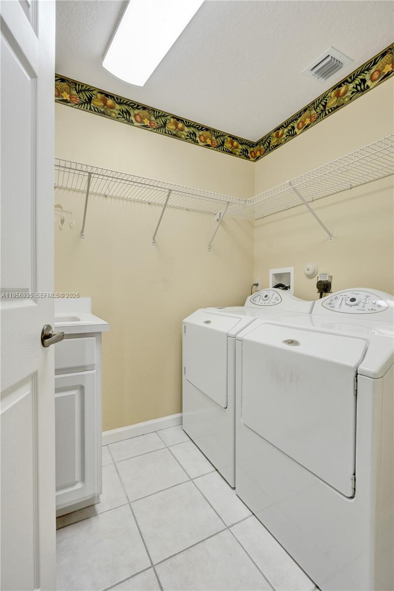 GATEWAY GARDENS - Residential