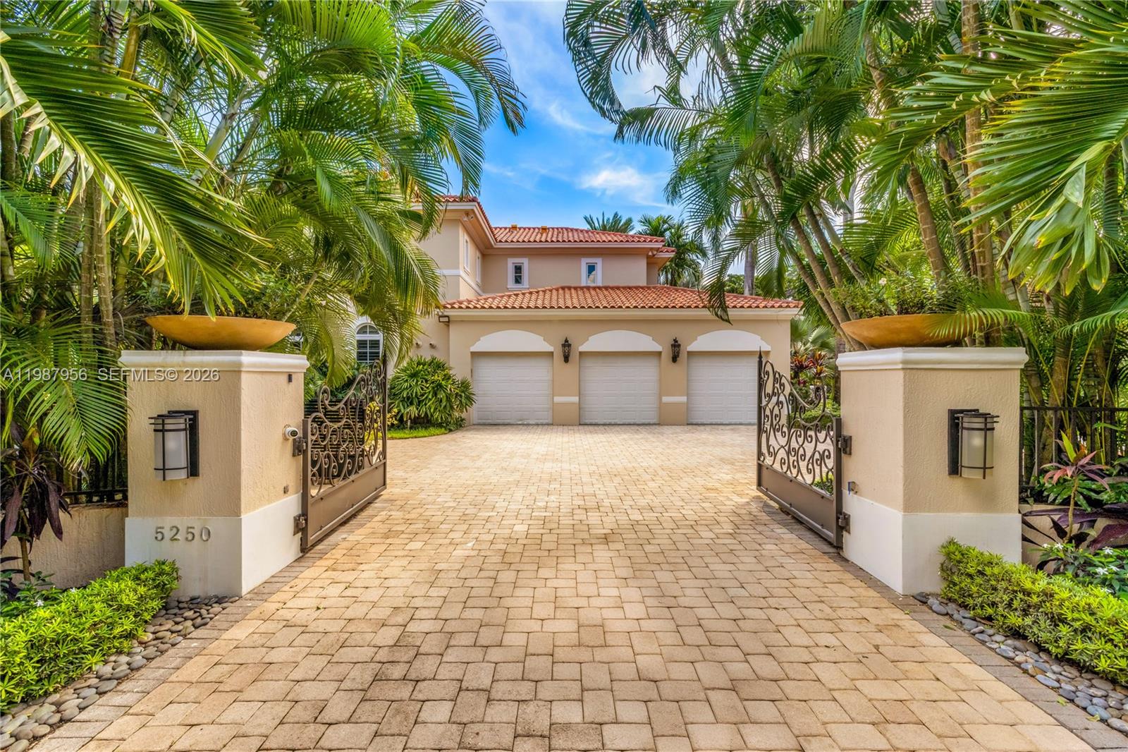 SNAPPER CREEK LAKES SUB - Residential