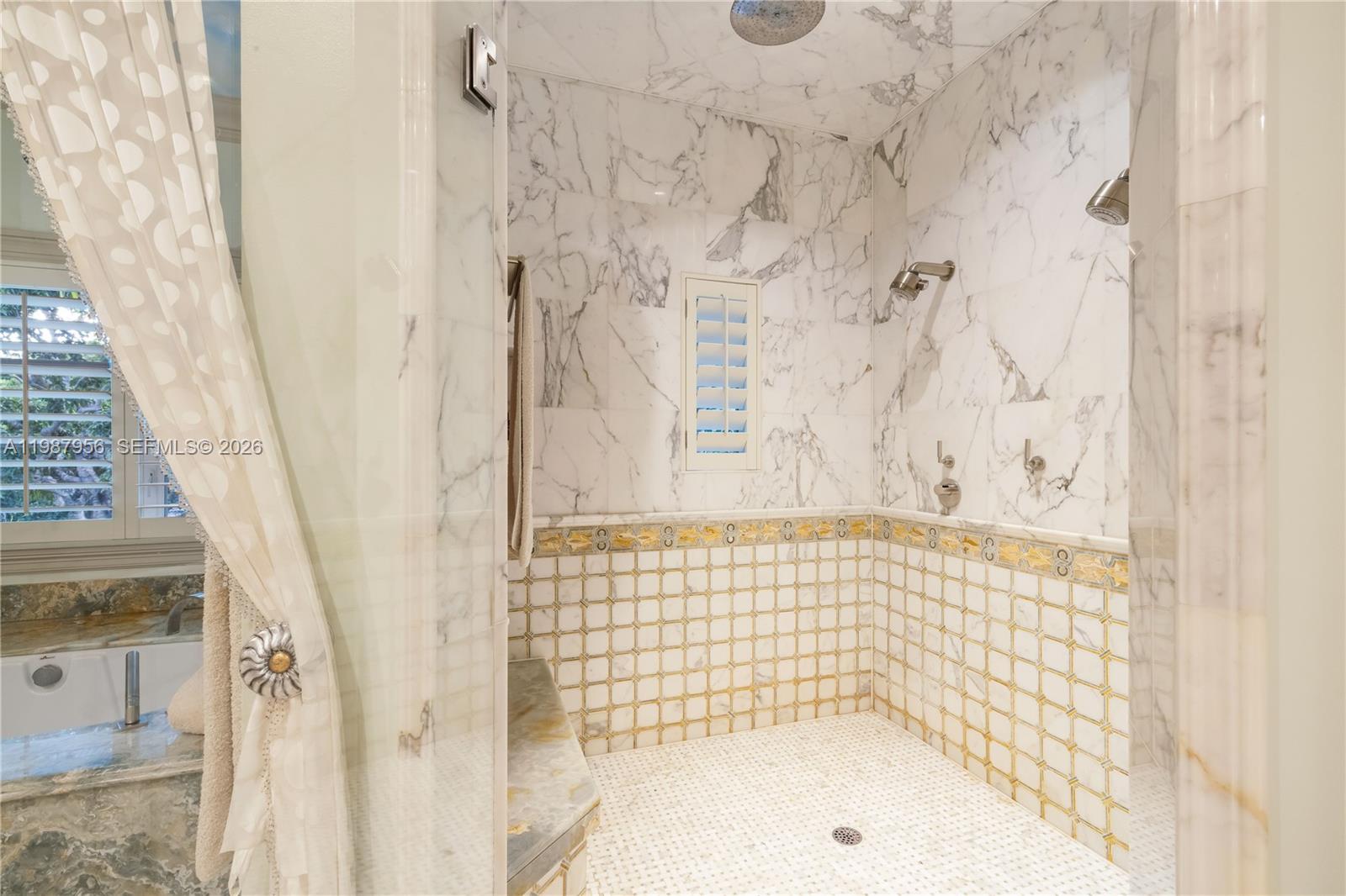 SNAPPER CREEK LAKES SUB - Residential