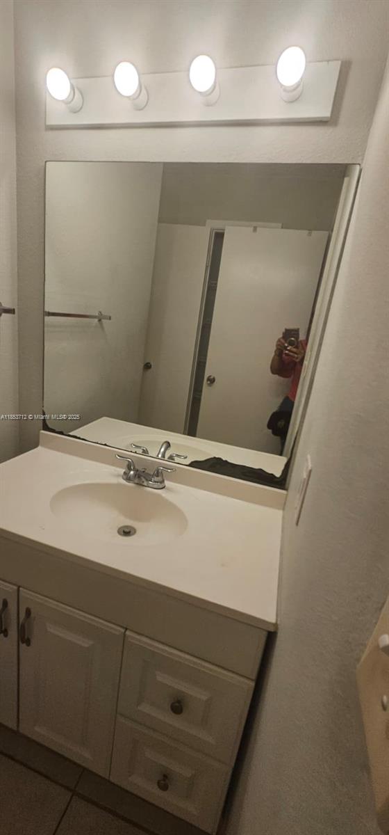 BISCAYNE BEACH CLUB CONDO - Residential Lease