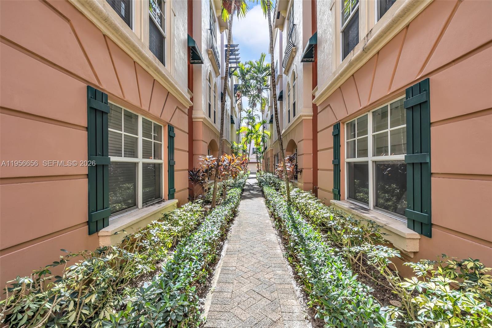 VILLA MEDICI CONDO - Residential