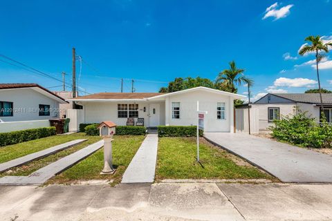 Photo of 395 W 39th Pl, Hialeah, FL 33012 (MLS # A12012411)