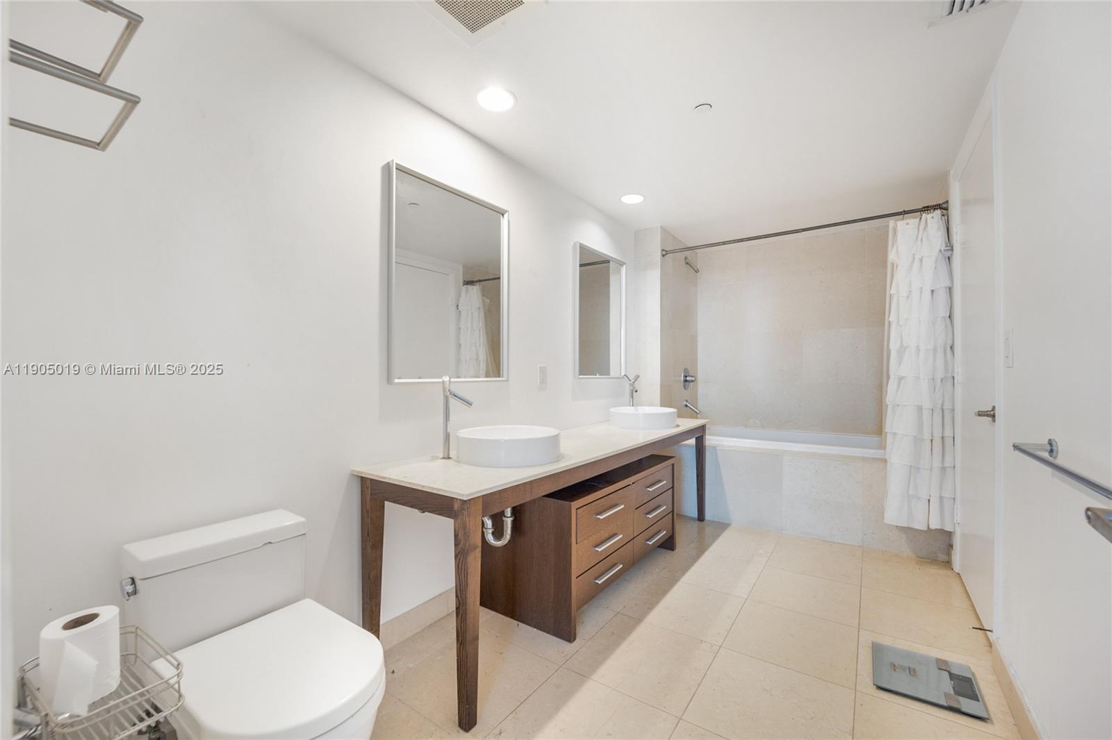 ICON BRICKELL NO TWO - Residential Lease