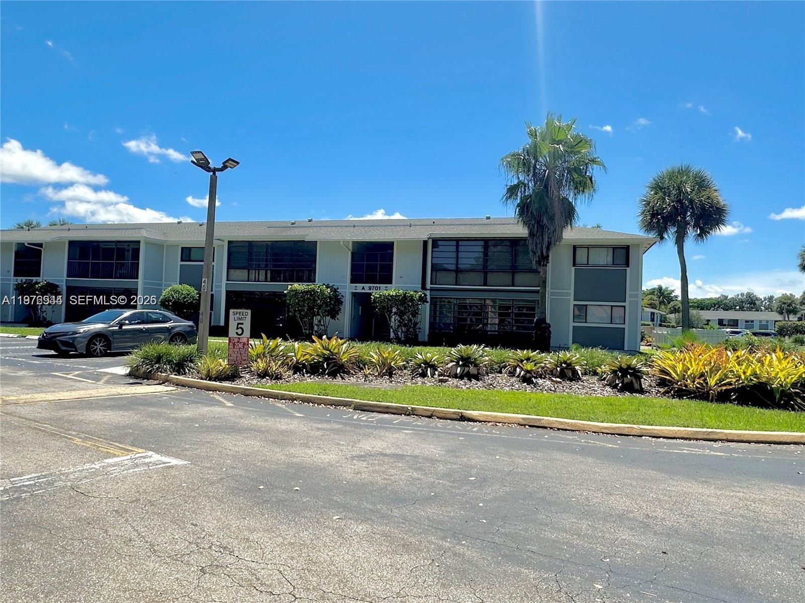 LAKEVIEW AT THE HAMMOCKS - Residential Lease