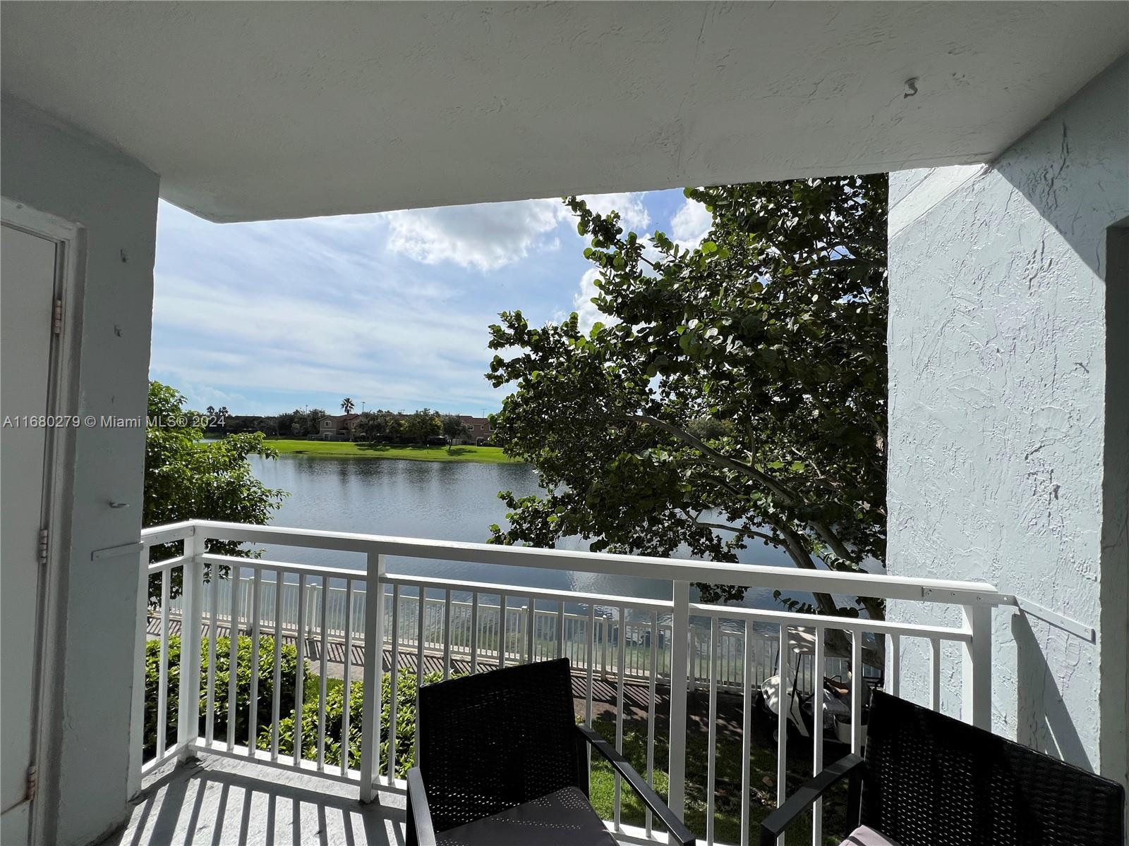 LE CLUB AT OLD CUTLER CON - Residential