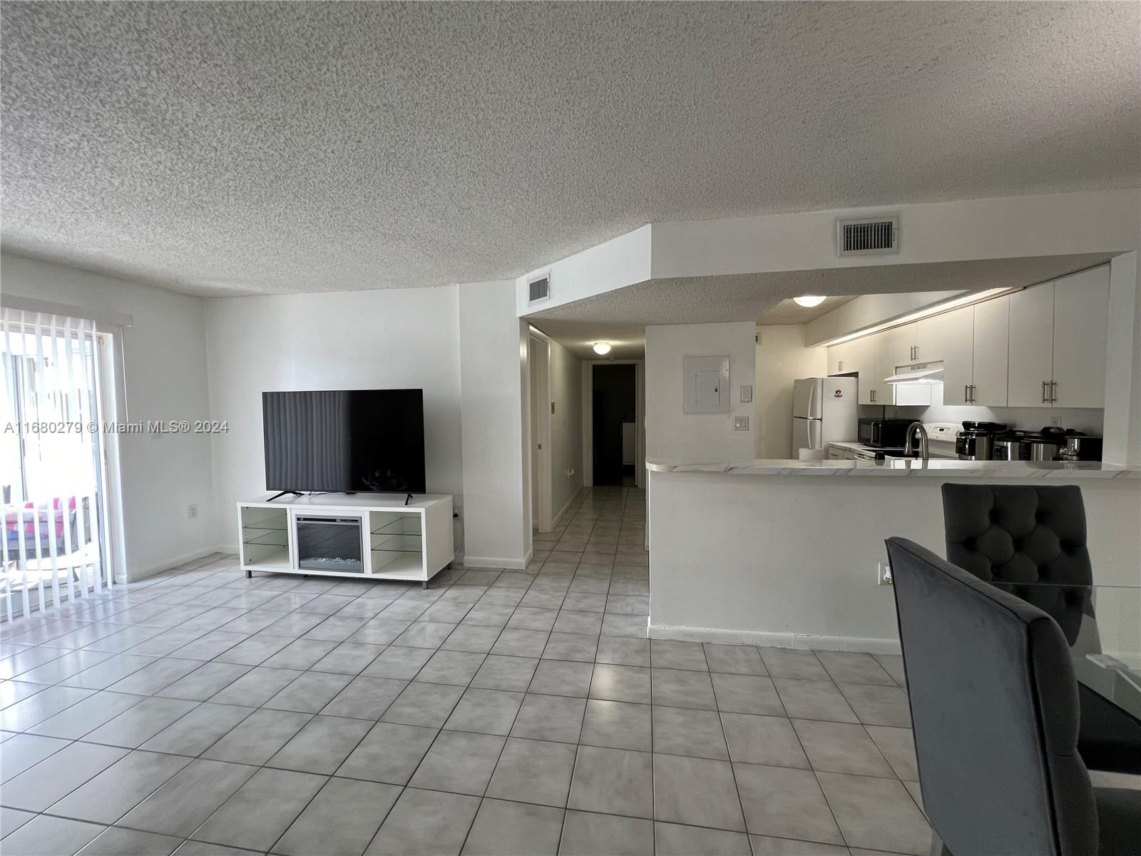 LE CLUB AT OLD CUTLER CON - Residential
