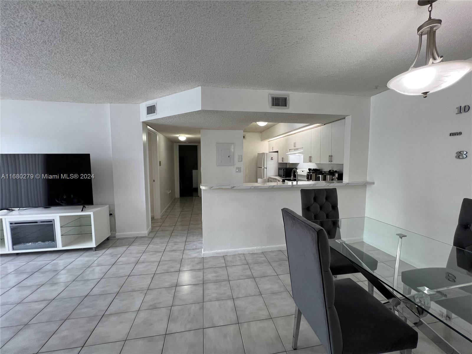 LE CLUB AT OLD CUTLER CON - Residential