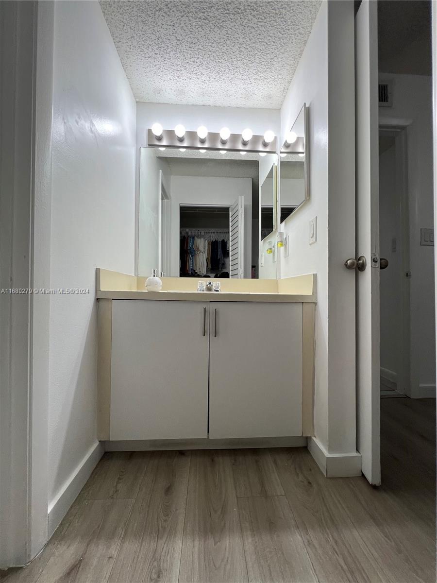 LE CLUB AT OLD CUTLER CON - Residential