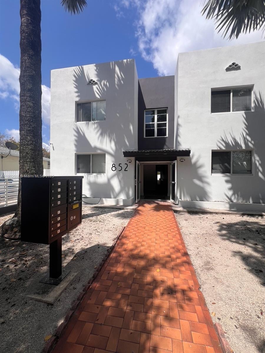 852 SW 13th Ave