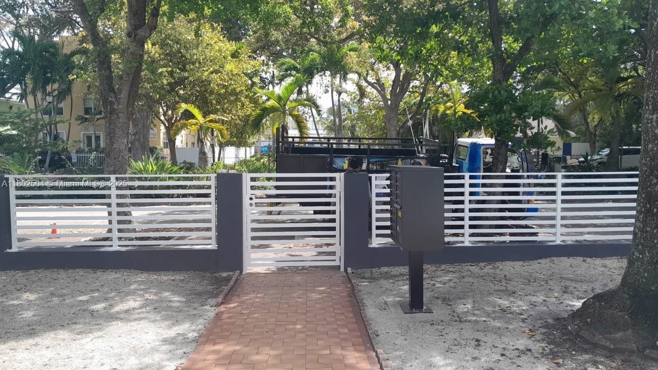 852 SW 13th Ave