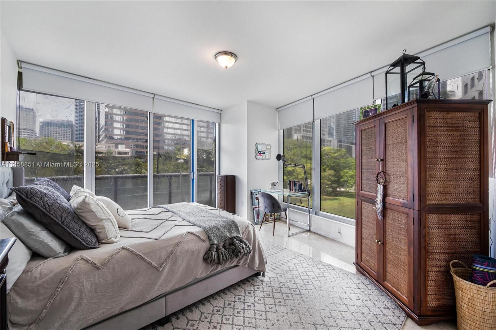 ICON BRICKELL NO TWO - Residential