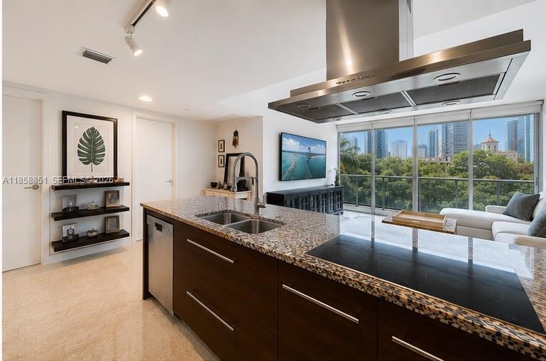 495 Brickell Ave 411