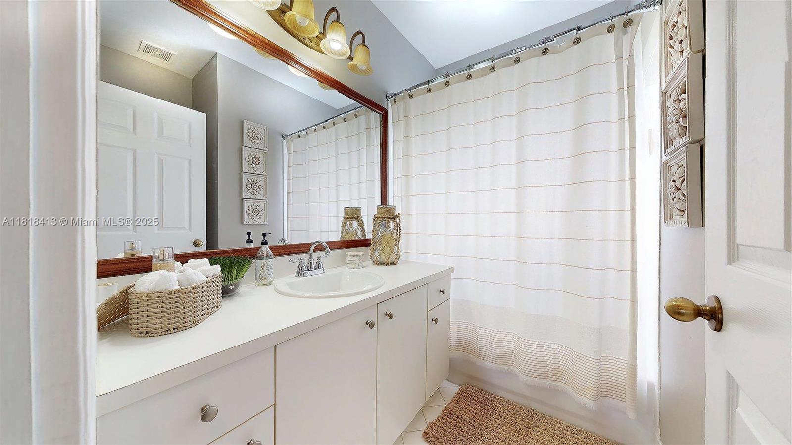 OAK CREEK SOUTH 1ST ADDN - Residential