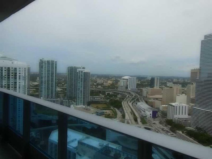 SEASONAL ($4000 mthly- 3 month min) or ANNUAL RENTAL - Stunning view -high floor. Luxury apartment, fully furnished one bed, one and half bath in Epic. Turnkey ready; linens, crockery, flatware, sm.appliances. 2 Resident pools, Fitness Center, Spa, Top cl ass Zuma restaurant + poolside restaurant. Concierge amenities. Heart of downtown, close to Brickell financial center, MIA, Port of Miami, all entertainment & Sports arenas.  Tennant occupied to 12/6. 24 hours notice required. CALL NOW - WON'T LAST!!!