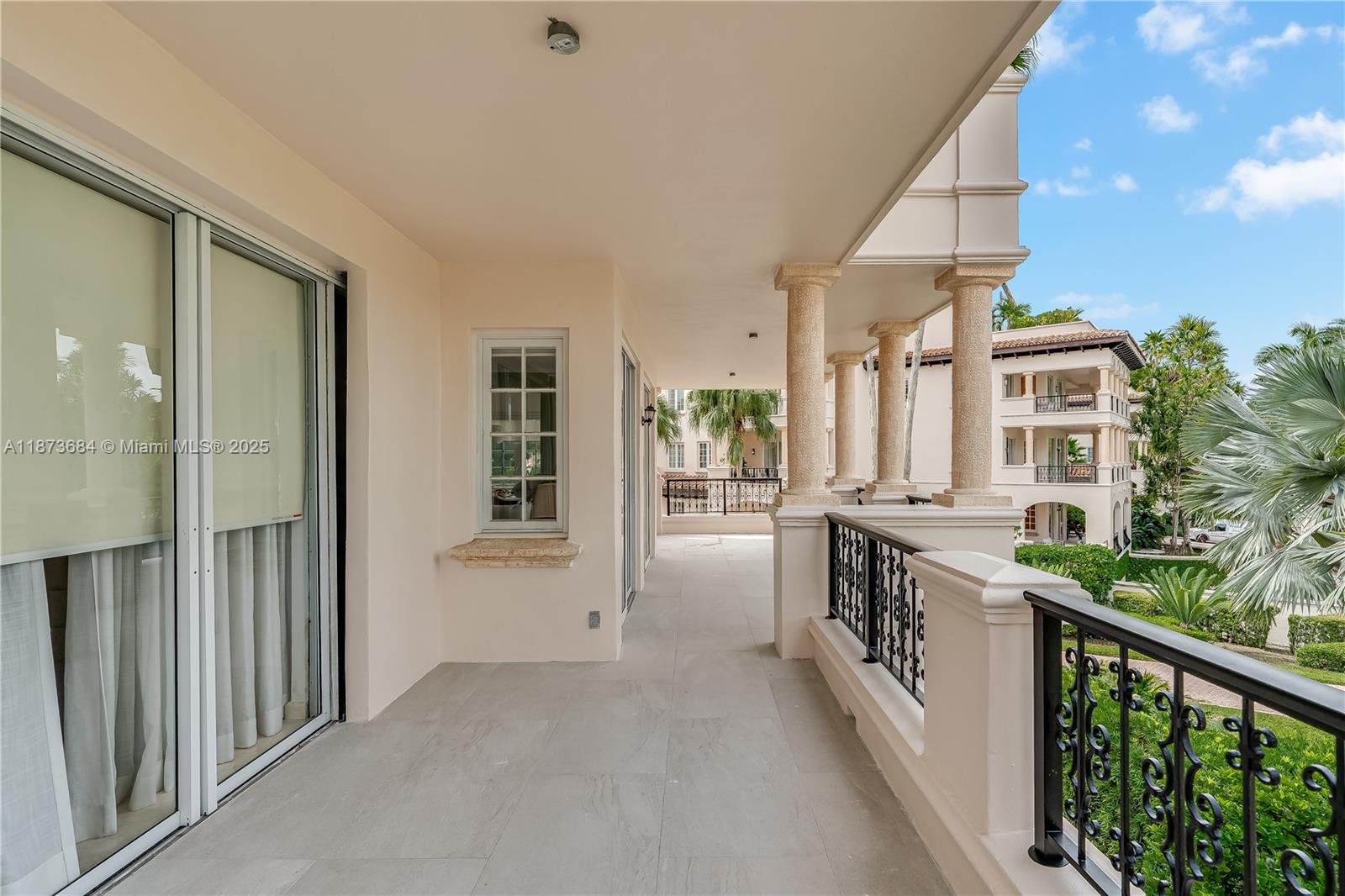 SEASIDE CONDO - Residential