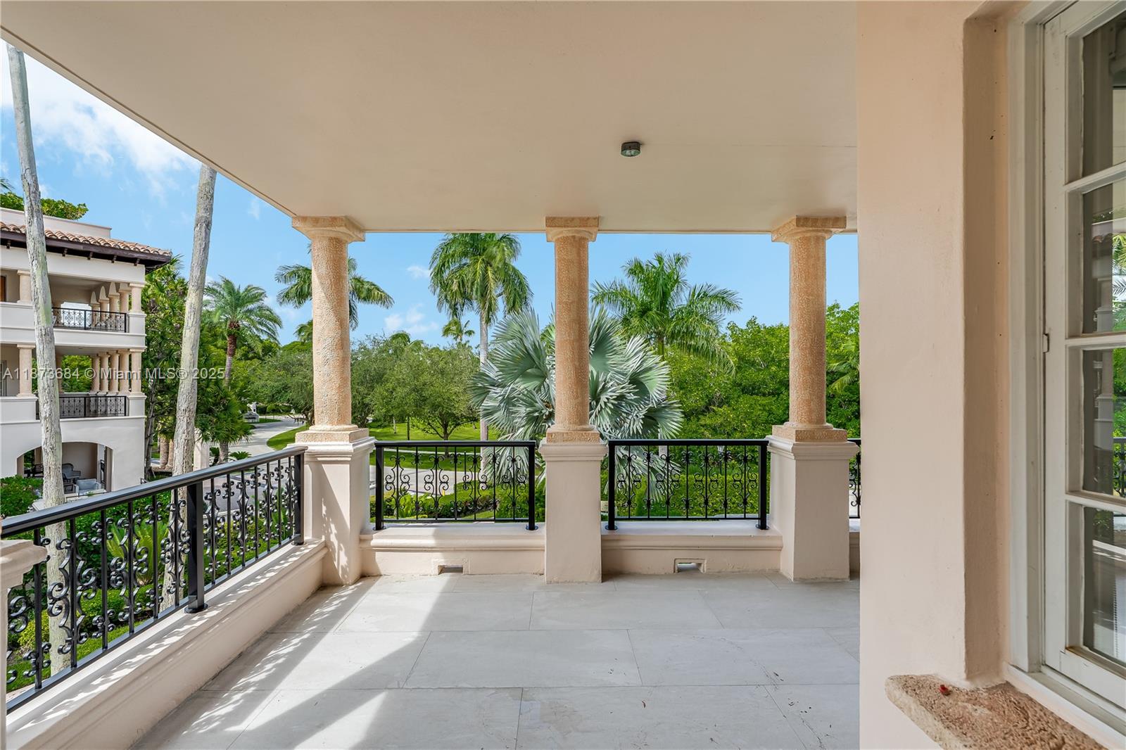 SEASIDE CONDO - Residential