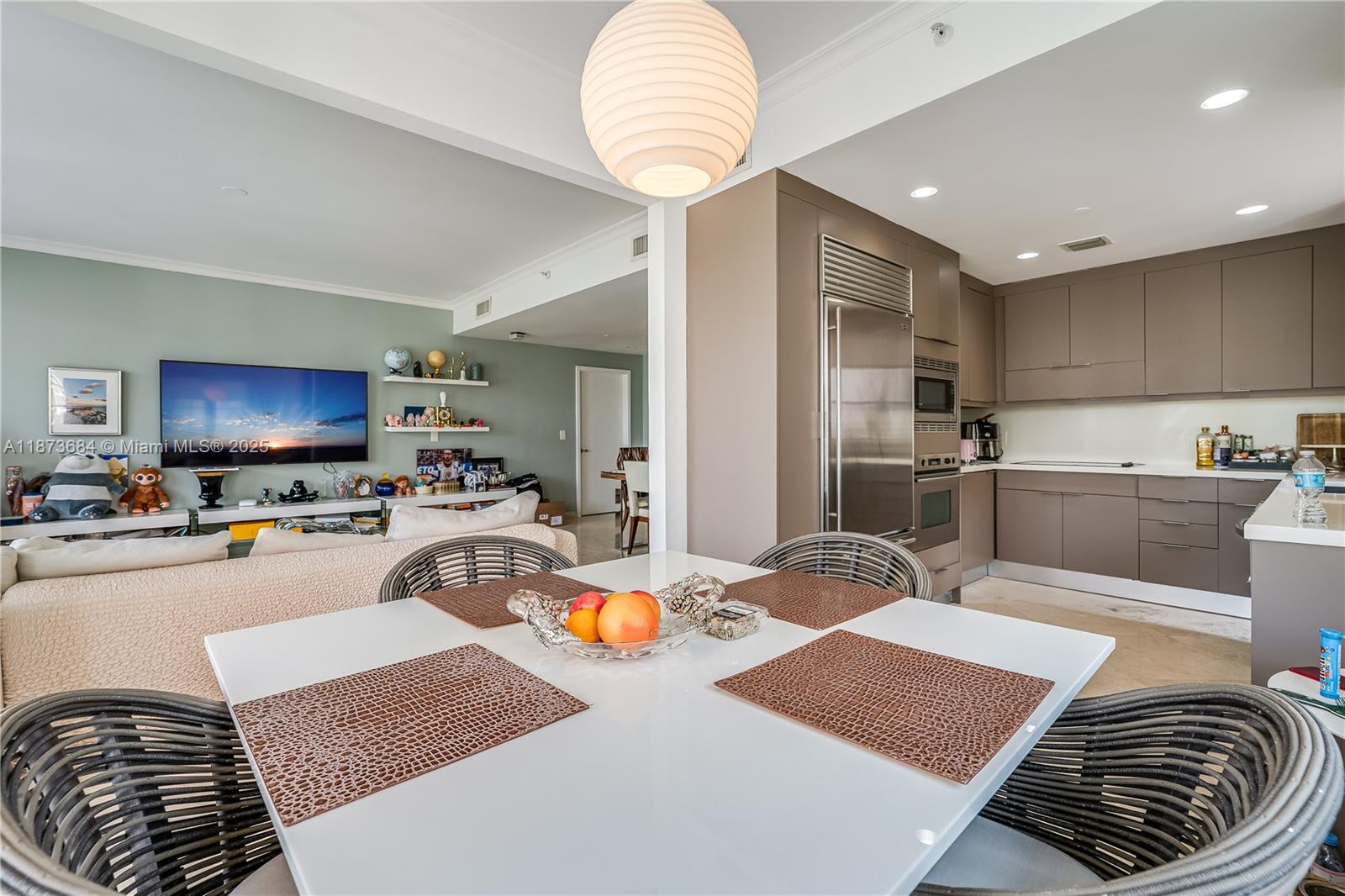 SEASIDE CONDO - Residential