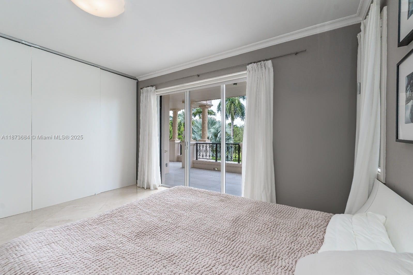 SEASIDE CONDO - Residential