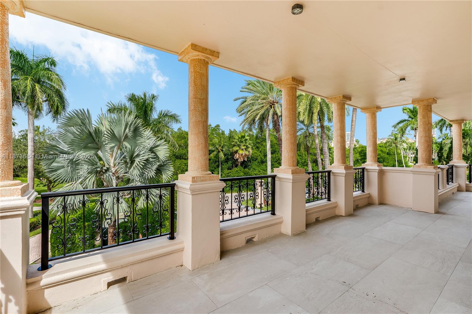 SEASIDE CONDO - Residential