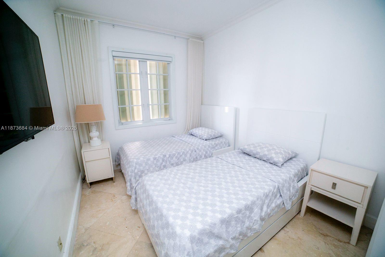 SEASIDE CONDO - Residential