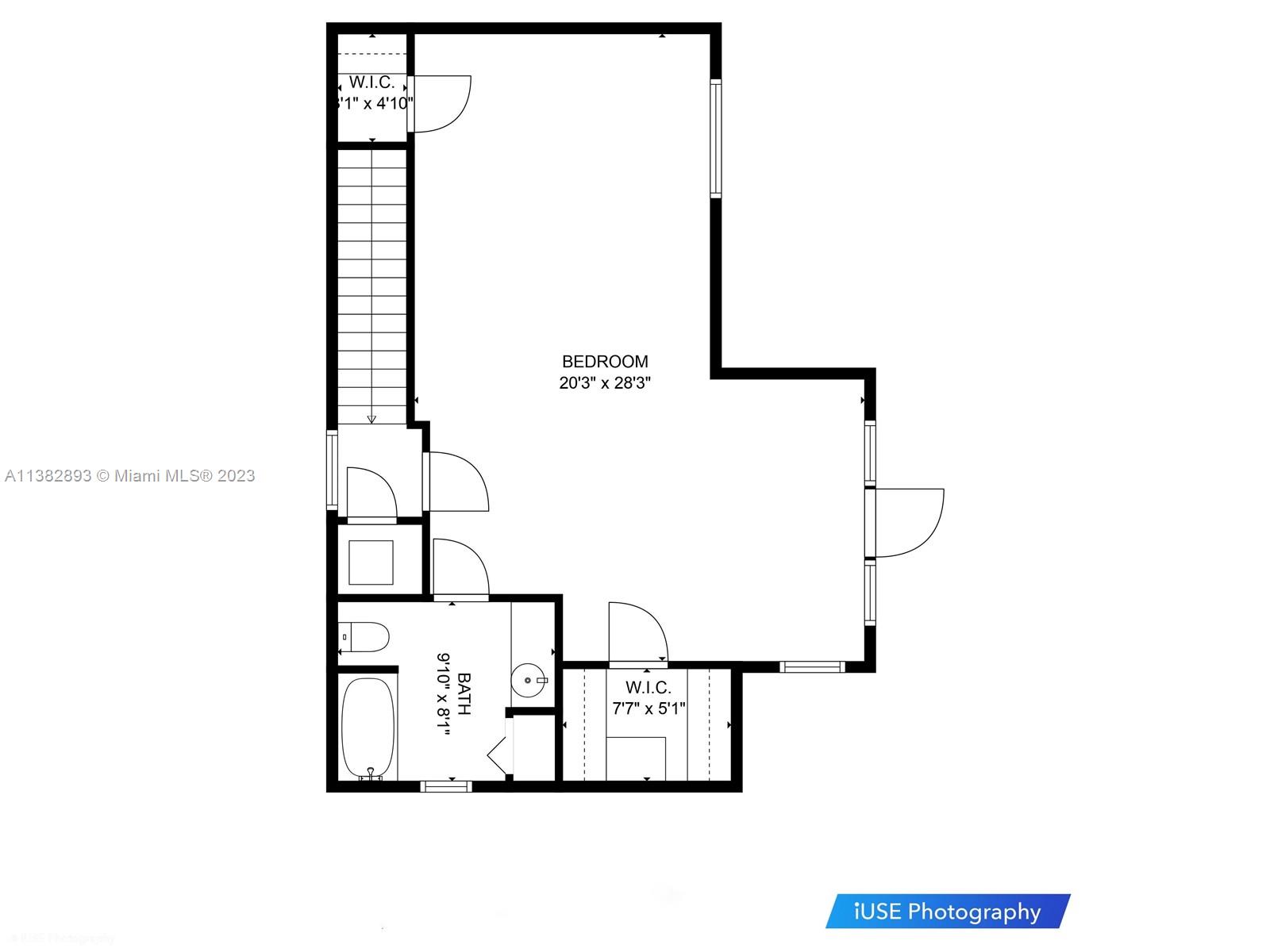 TOWN & RANCH ESTS - Residential