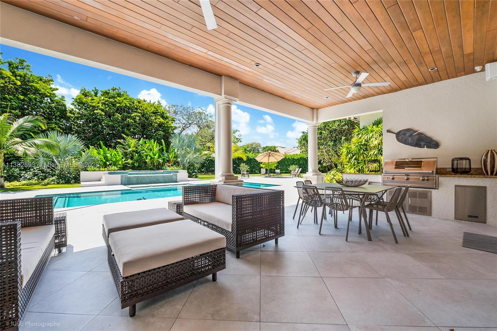 TOWN & RANCH ESTS - Residential