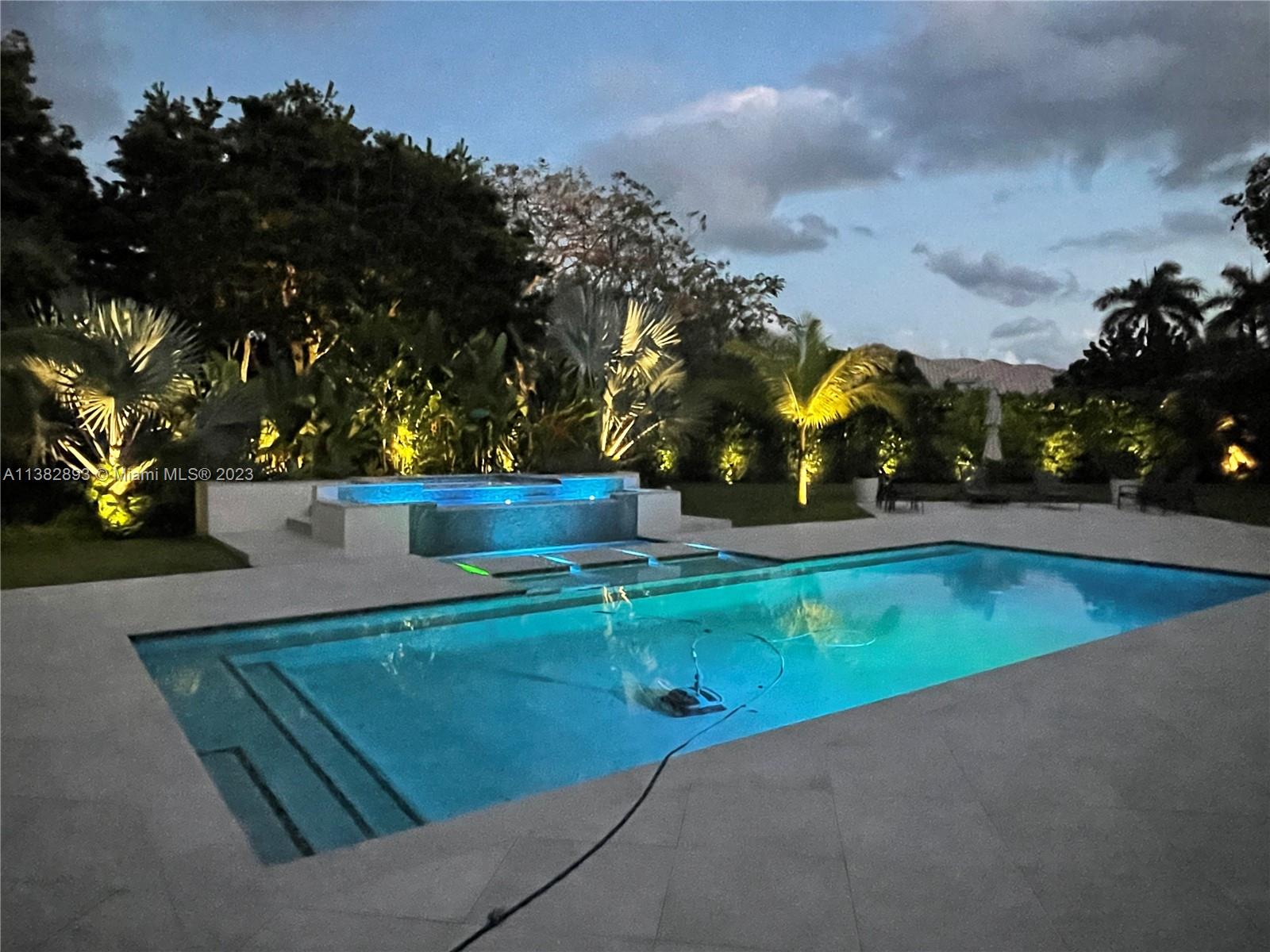 TOWN & RANCH ESTS - Residential