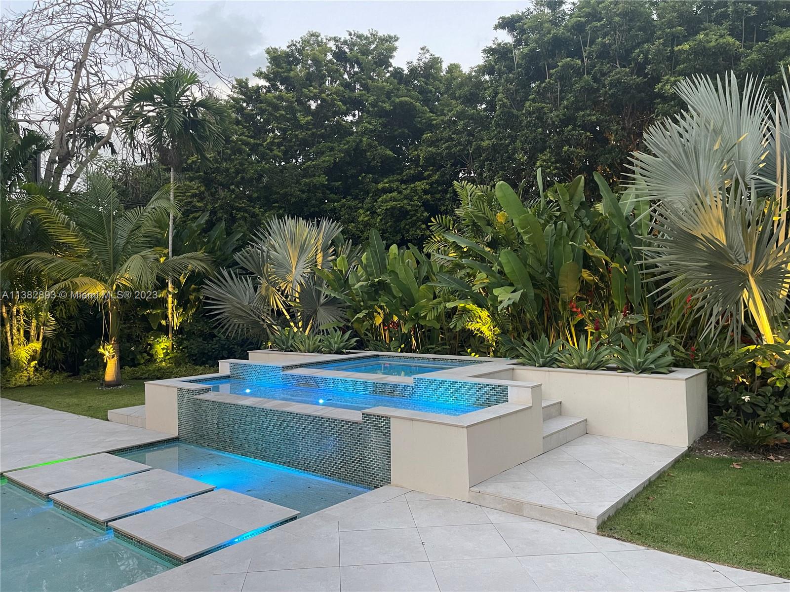 TOWN & RANCH ESTS - Residential