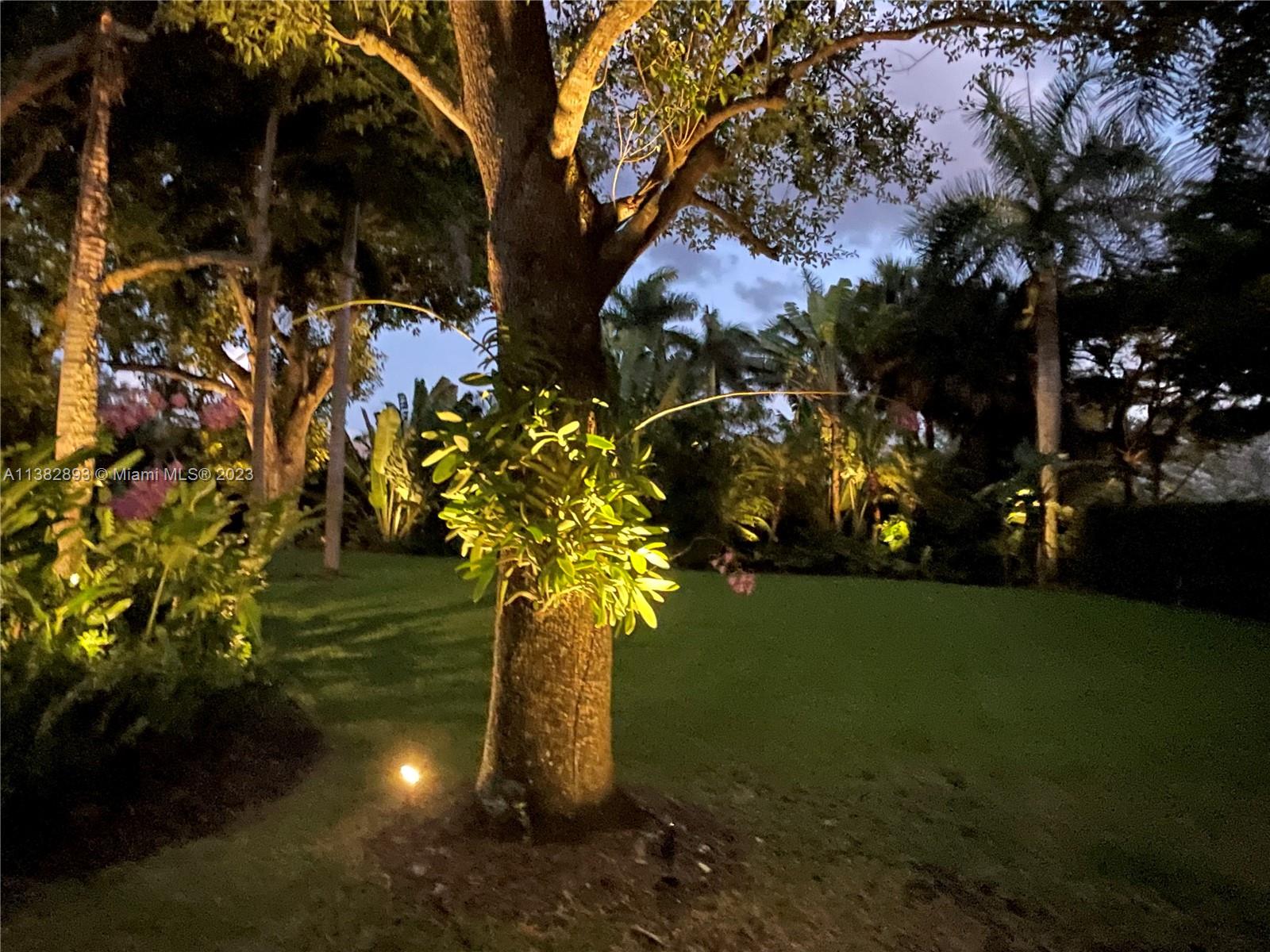 TOWN & RANCH ESTS - Residential