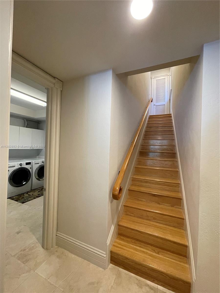 TOWN & RANCH ESTS - Residential