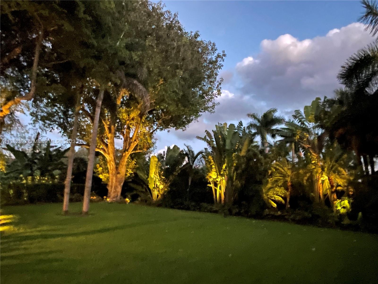 TOWN & RANCH ESTS - Residential