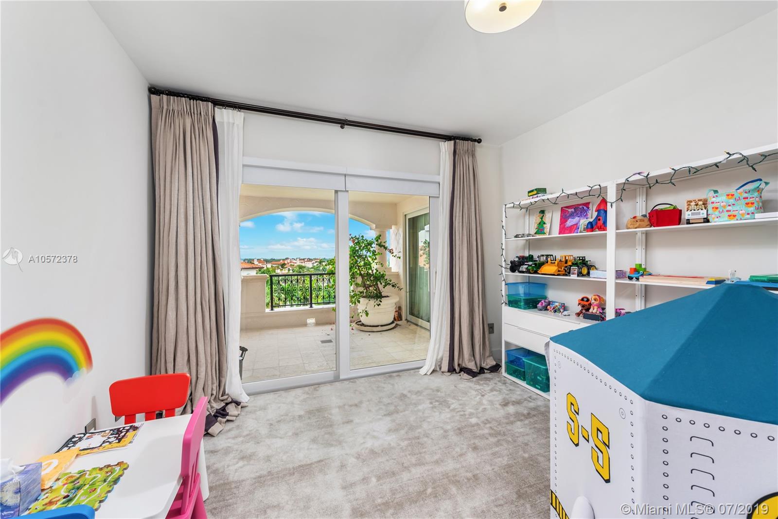 OCEANSIDE FISHER ISL COND - Residential