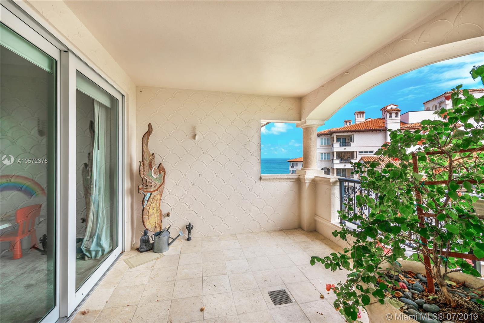 OCEANSIDE FISHER ISL COND - Residential