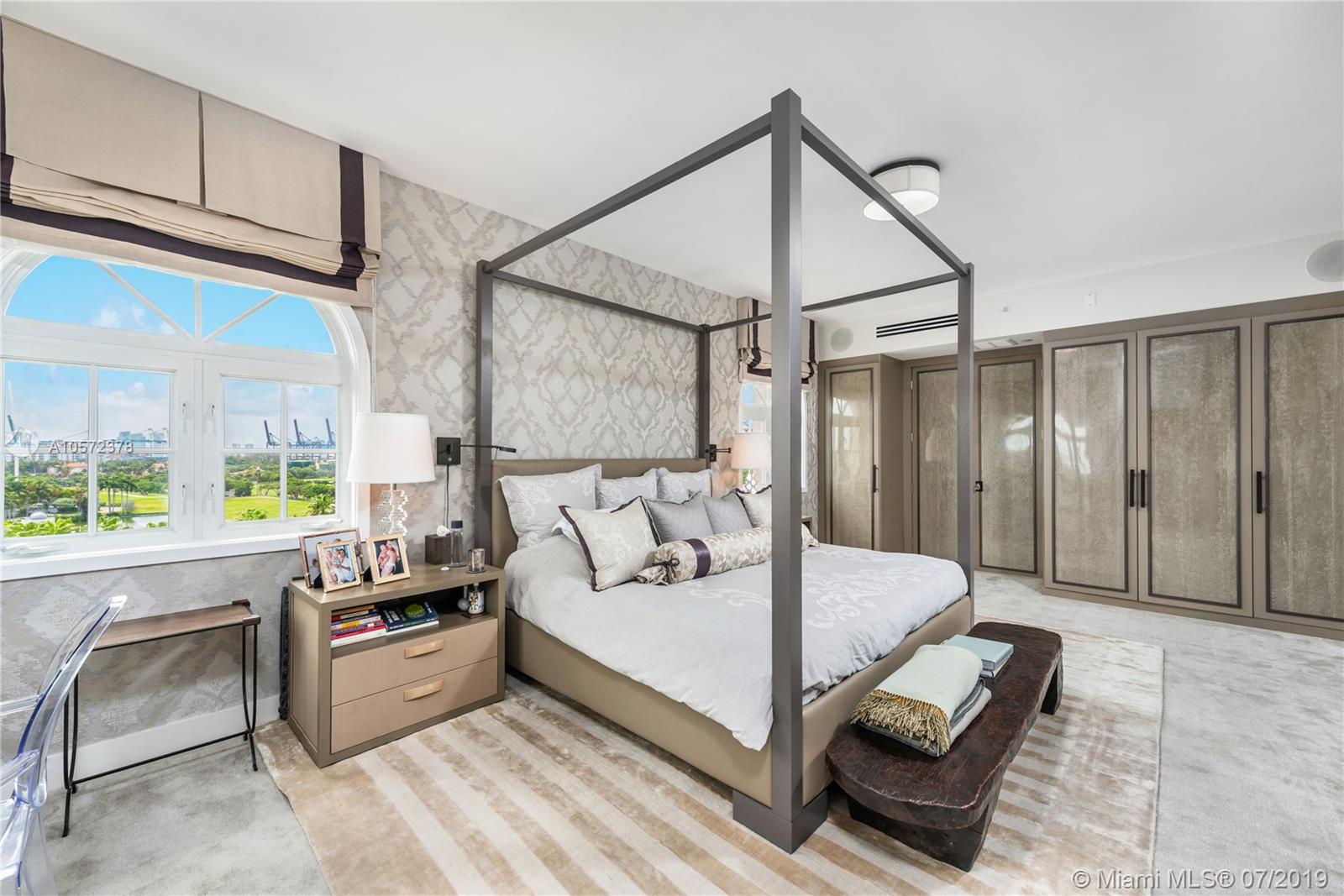 OCEANSIDE FISHER ISL COND - Residential