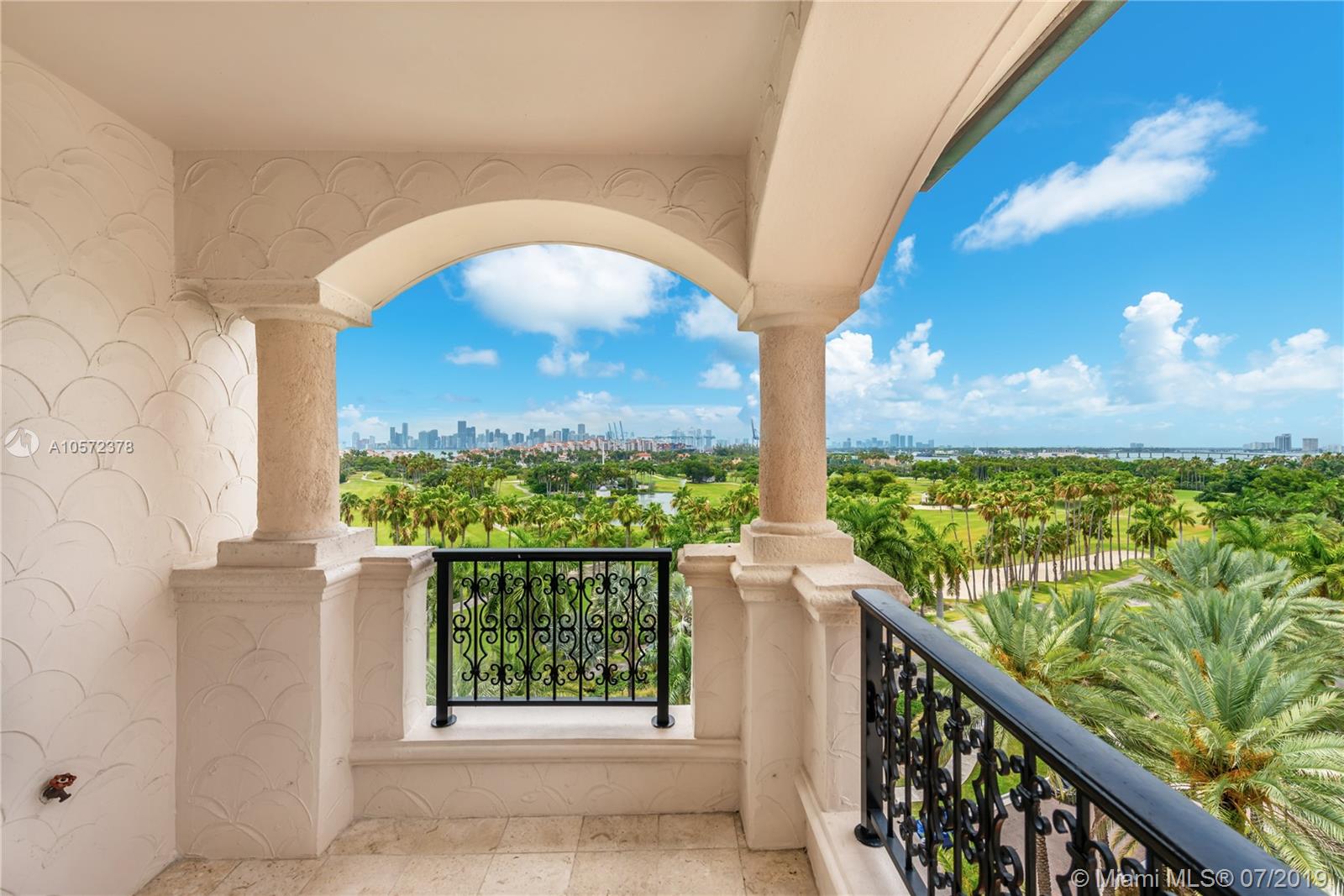 OCEANSIDE FISHER ISL COND - Residential