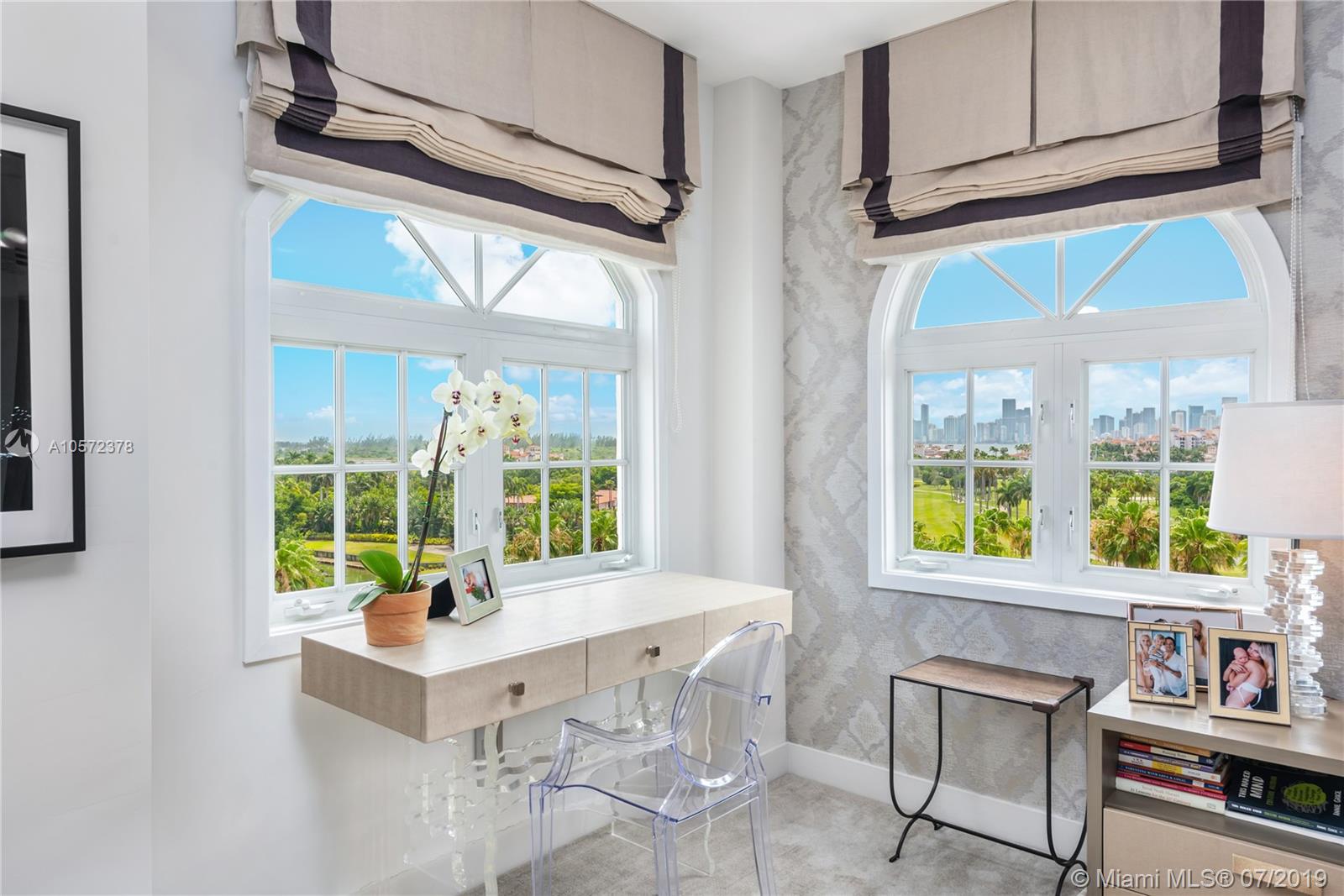 OCEANSIDE FISHER ISL COND - Residential