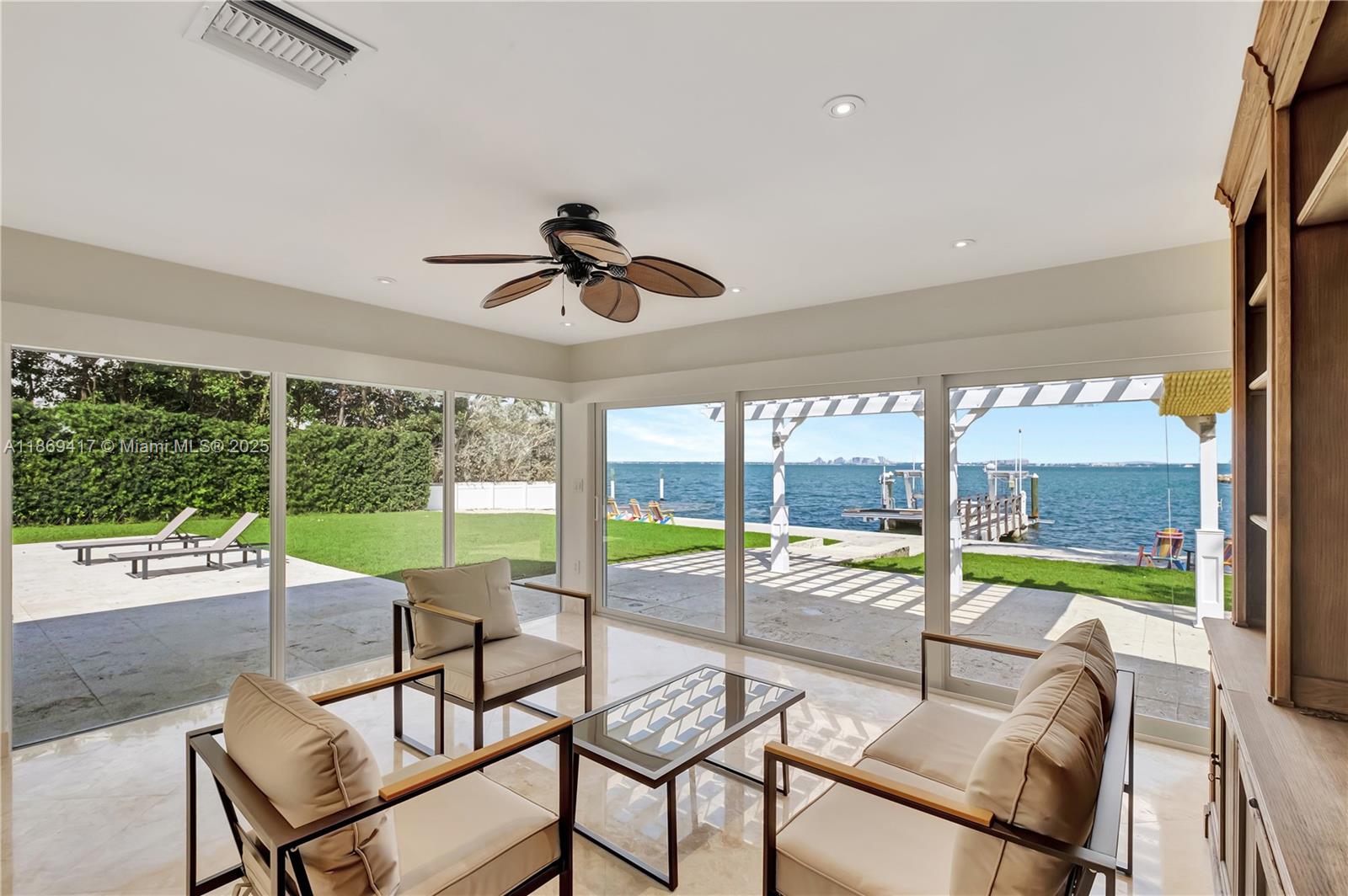 TROPICAL ISLE HOMES SUB 4 - Residential