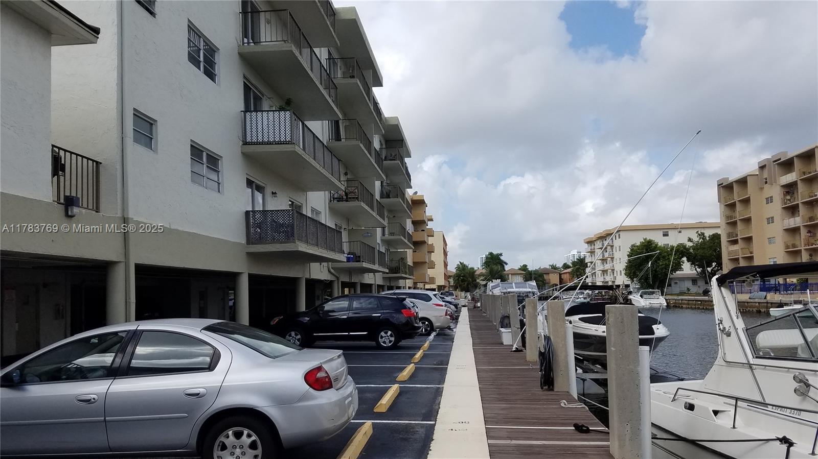 CARIBBEAN HOUSE CONDO - Residential