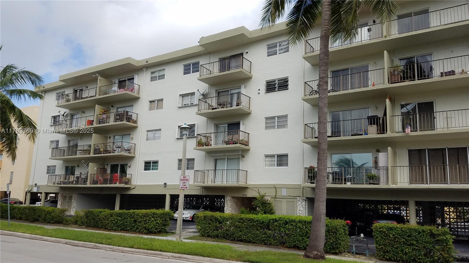 CARIBBEAN HOUSE CONDO - Residential