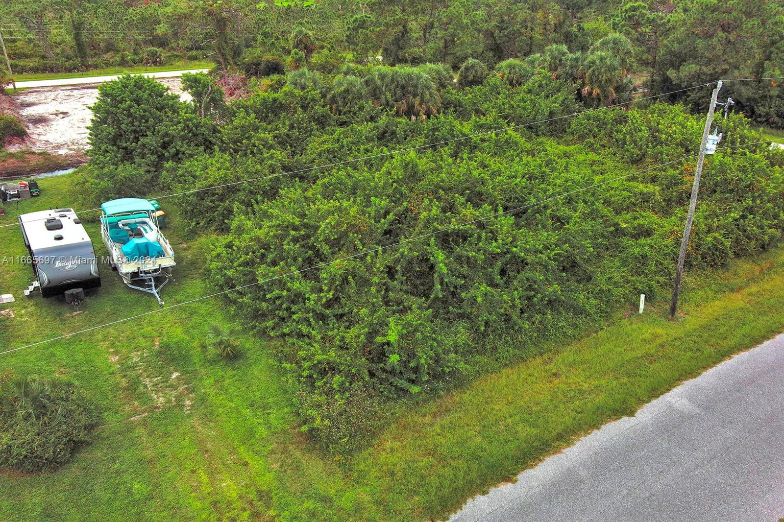 Port Charlotte - Land